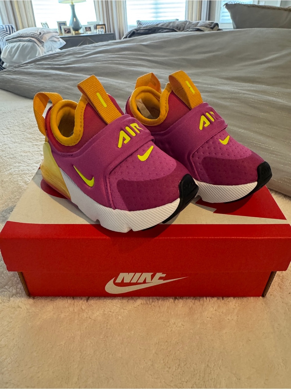 Nike Kids Slip-On Air Max 270 Extreme SE TD in Pink and Yellow